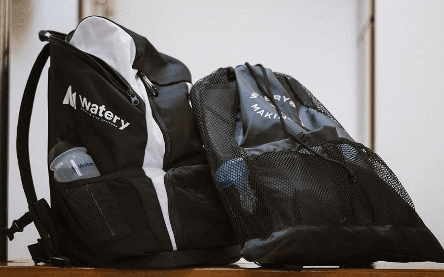 Checklist: 10 dingen die je MOET meenemen naar elke zwemtraining