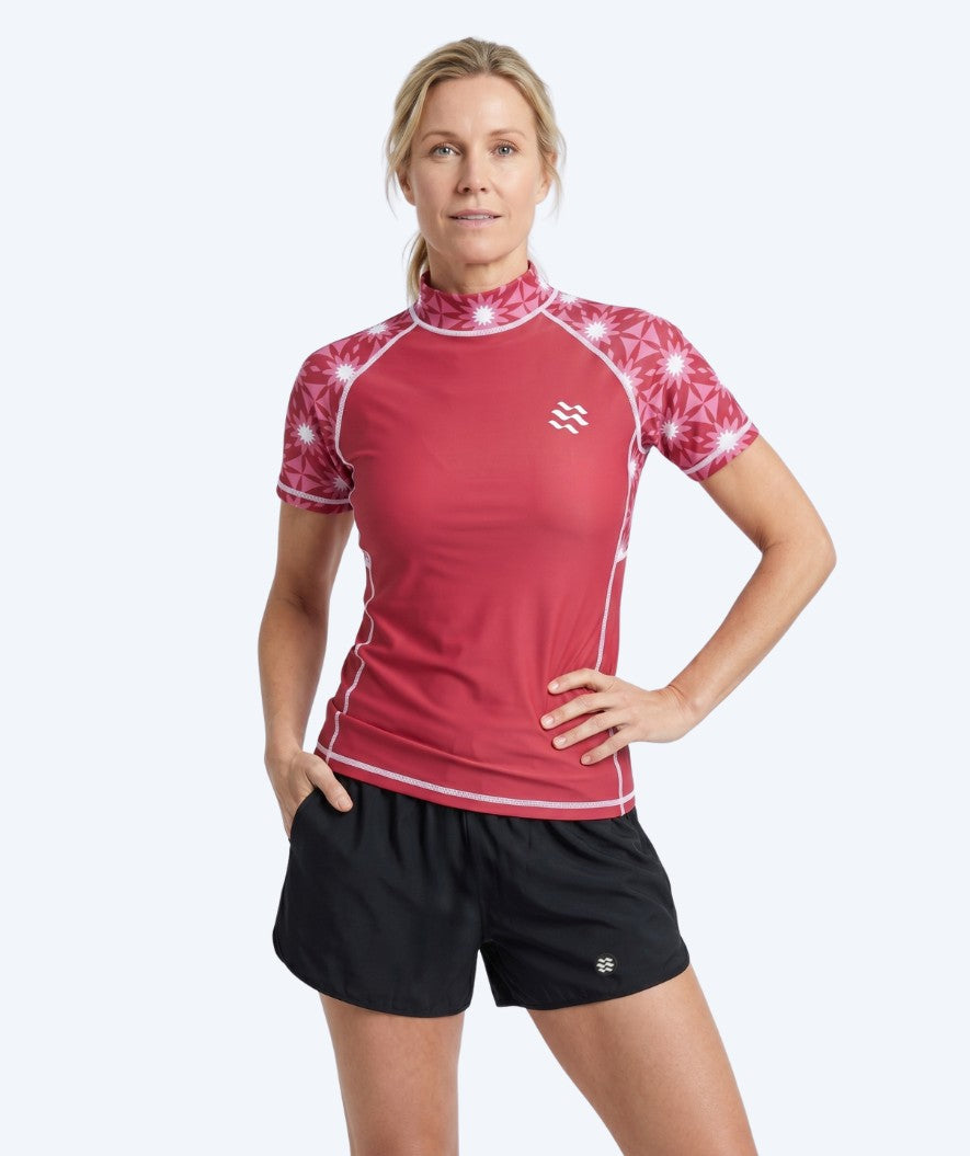 Watery dames UV-shirt - Aiko Korte Mouw Rashguard - Roze/donkerrood