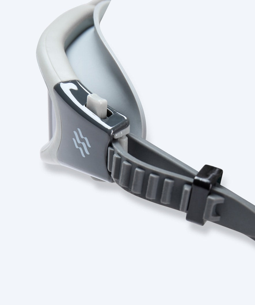 Watery training zwembril - Raven Active - Grijs (Smoke lens)