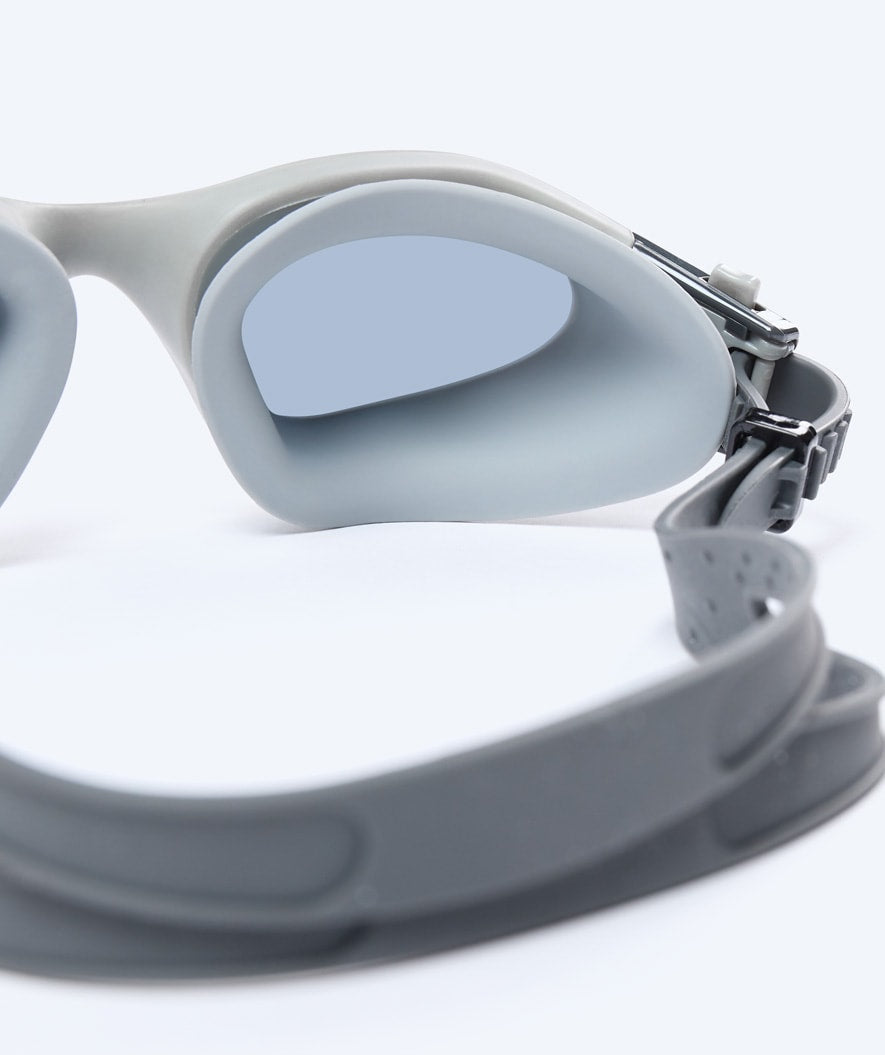 Watery training zwembril - Raven Active - Grijs (Smoke lens)